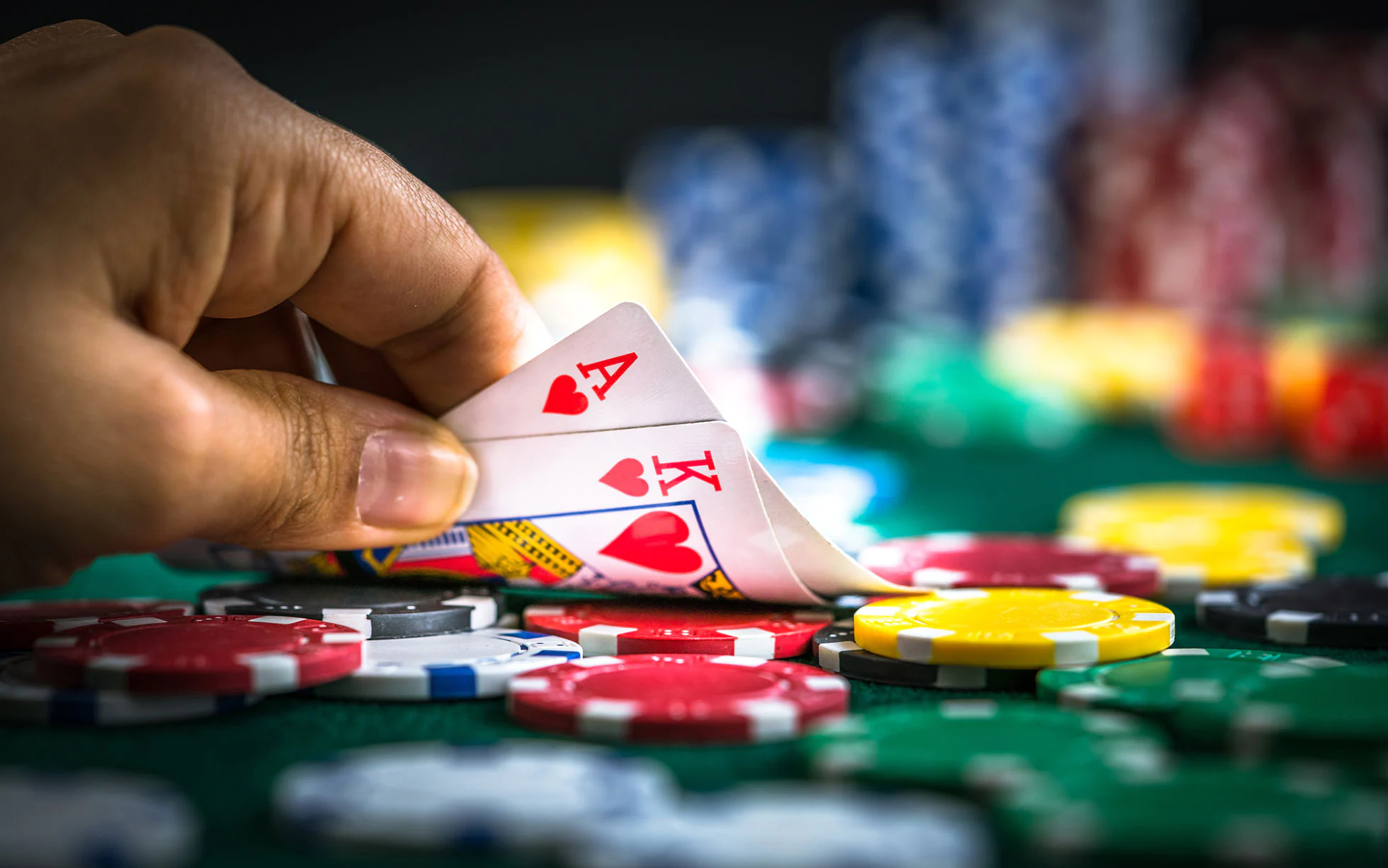 Variations of Poker and How to Play Them